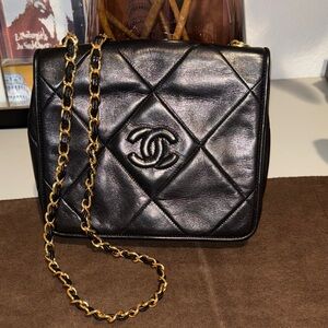 CHANEL Black Quilted Crossbody Bag with Gold Chain